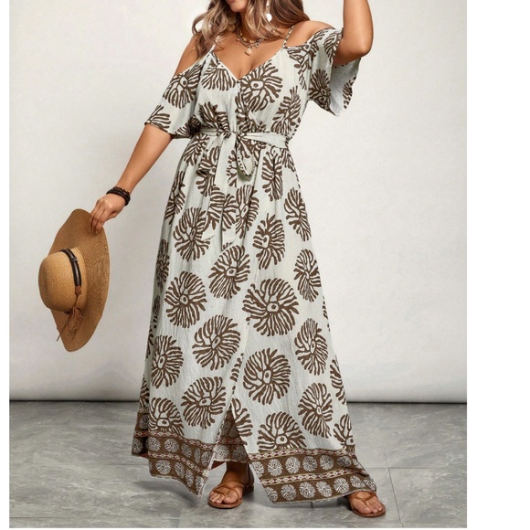 Plus Tropical Leaves Print Cold Shoulder Belted Maxi Dress - Picture 4 of 7